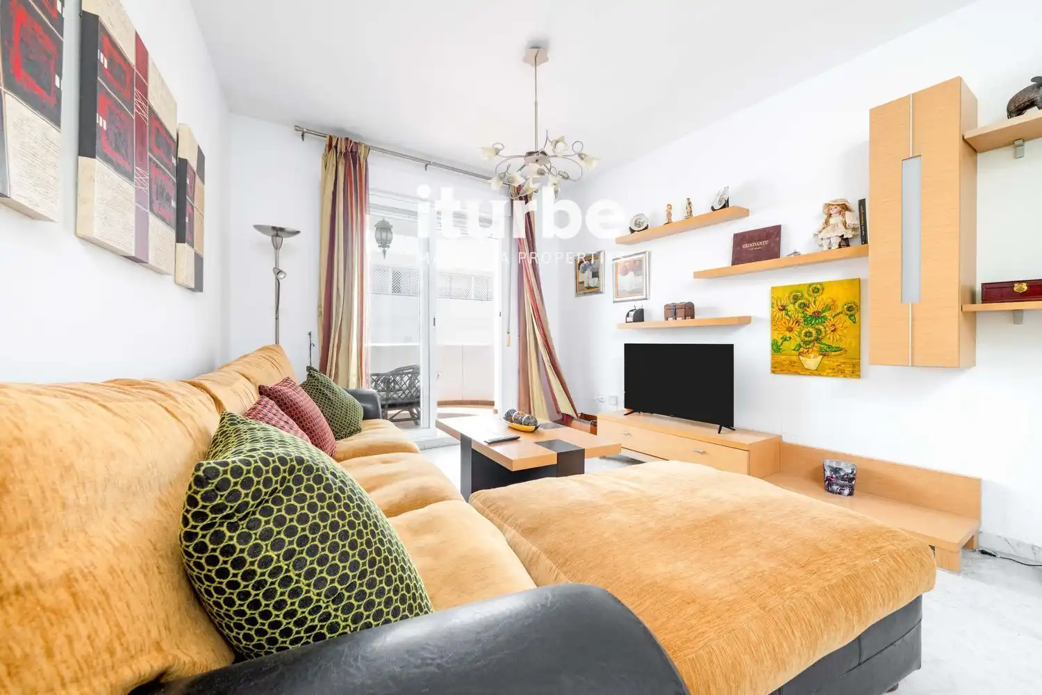 Wohnzimmer von Maisonette zum Verkauf in Marbella mit Klimaanlage, Terrasse und Abstellraum