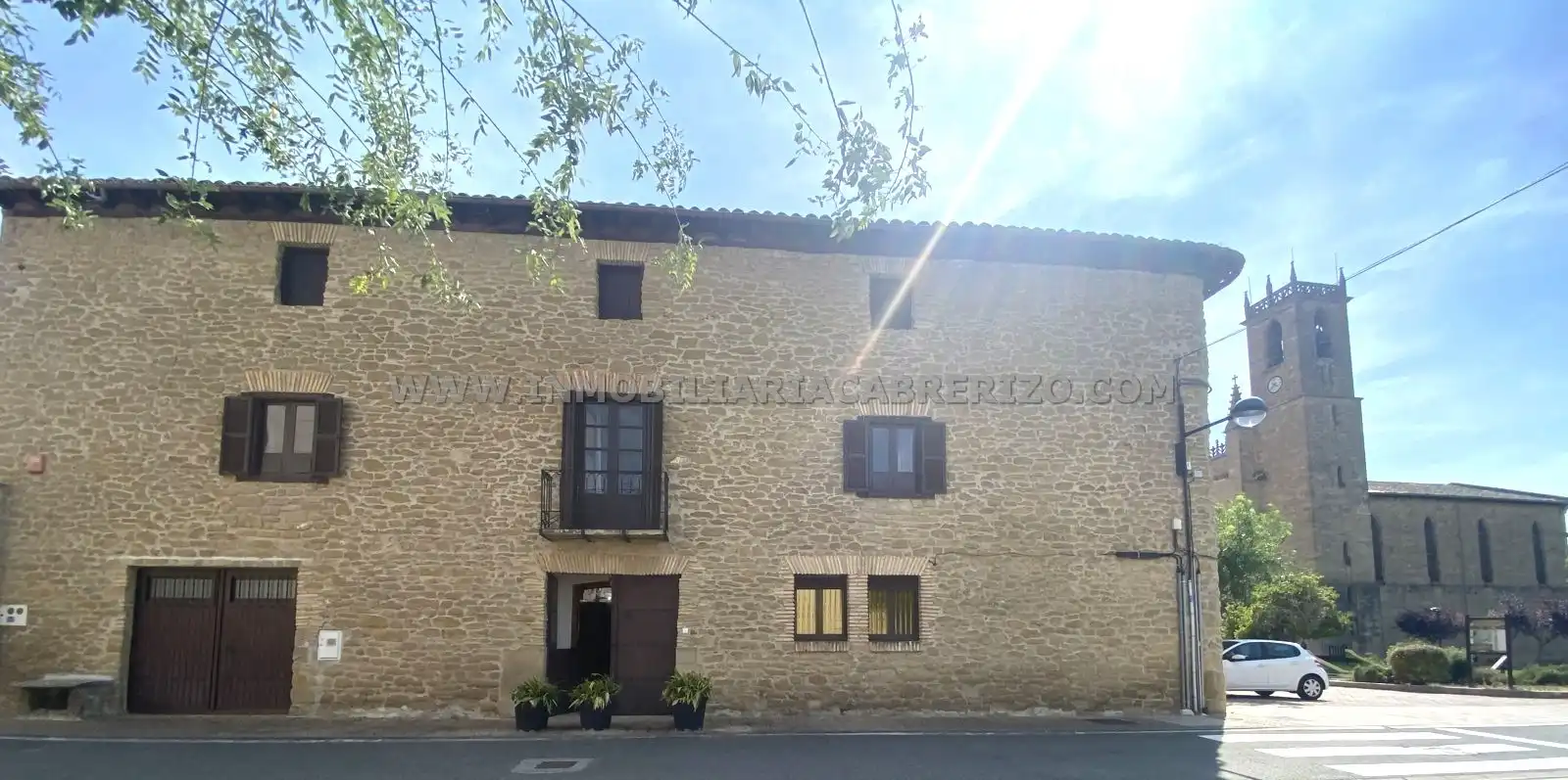 Vista exterior de Casa adosada en venda en Obanos amb Calefacció, Parquet i Terrassa
