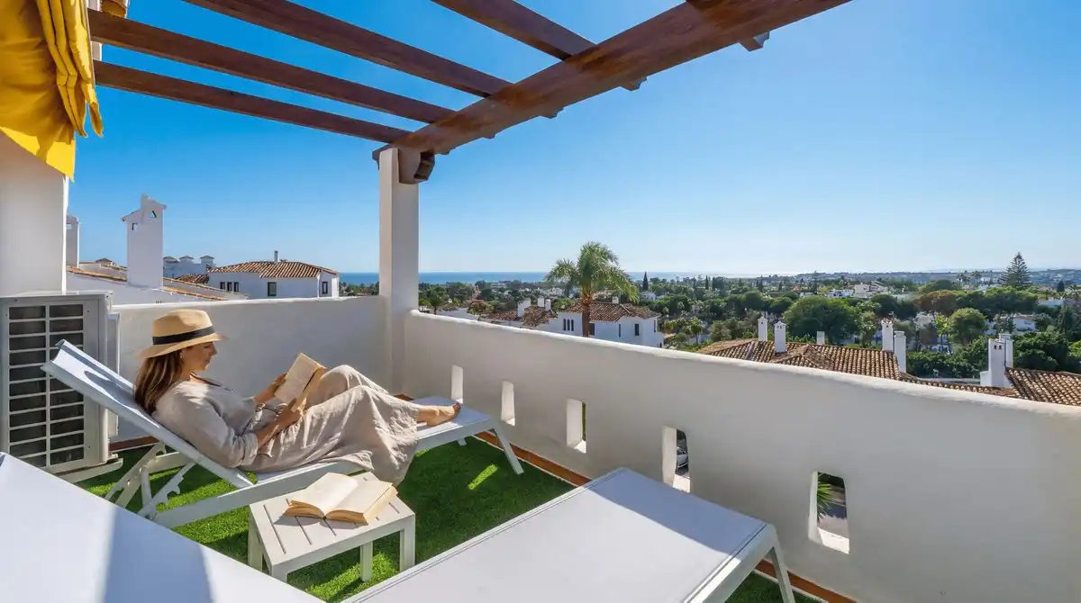 Maisonette zum Verkauf in Nueva Andalucía