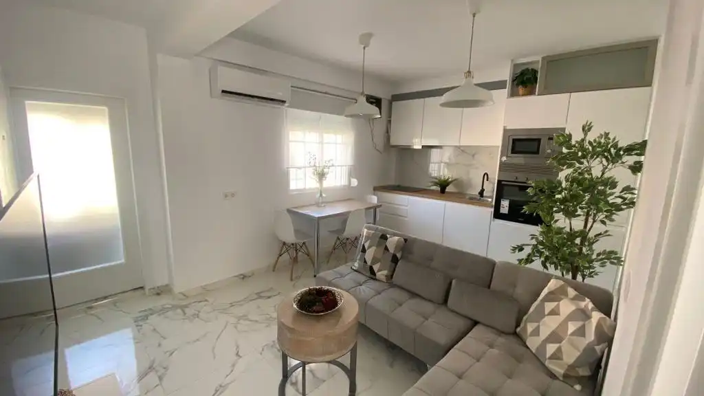 Habitació a Calle SEGRE, El Plantinar – Avda. La Paz - El Juncal