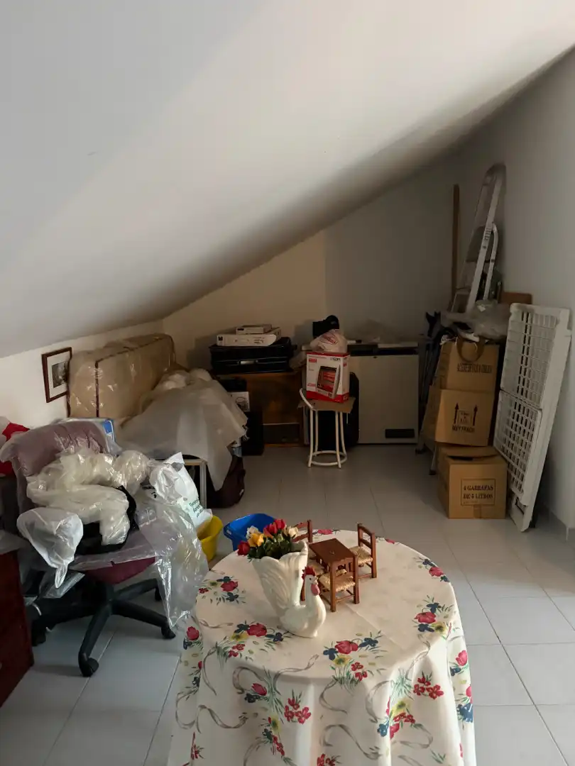 Casa adosada en venta en Calle Castillo de Rena, Avenida Elvas