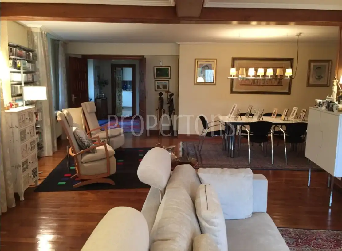 Sala d'estar de Casa adosada en venda en Vitoria - Gasteiz
