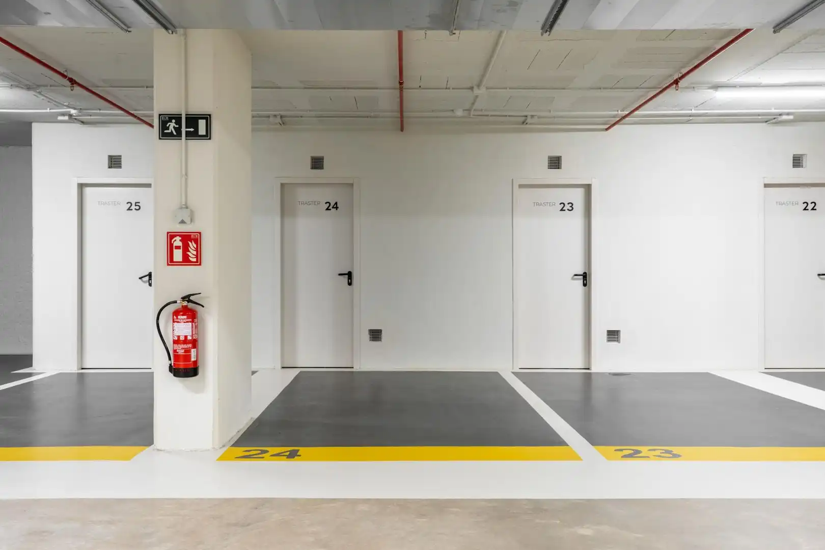 Parkplatz von Wohnung zur Miete in Sant Joan Despí mit Klimaanlage, Heizung und Privatgarten