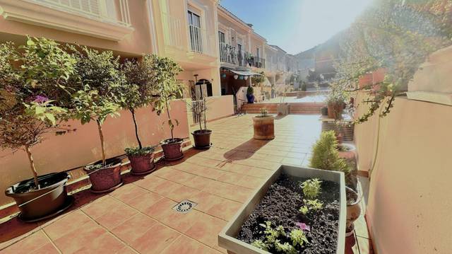 Casa adosada en Venta en Sagra