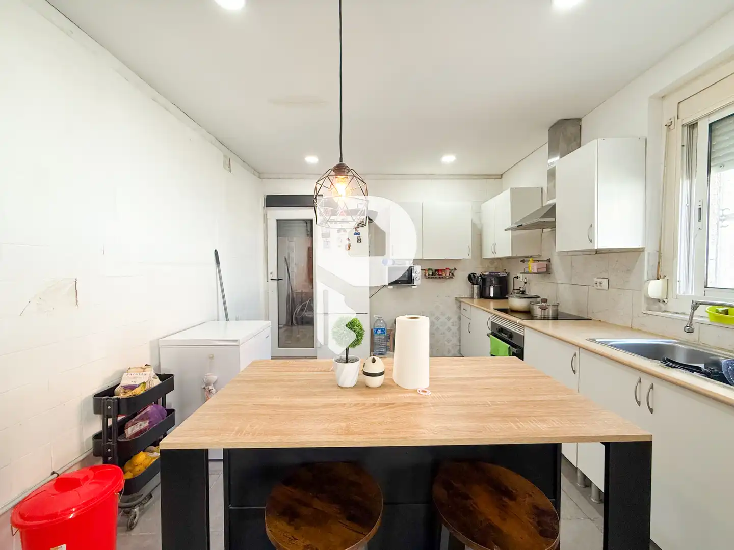 Cocina de Casa o chalet en venta en Sant Vicenç Dels Horts con Aire acondicionado, Calefacción y Jardín privado