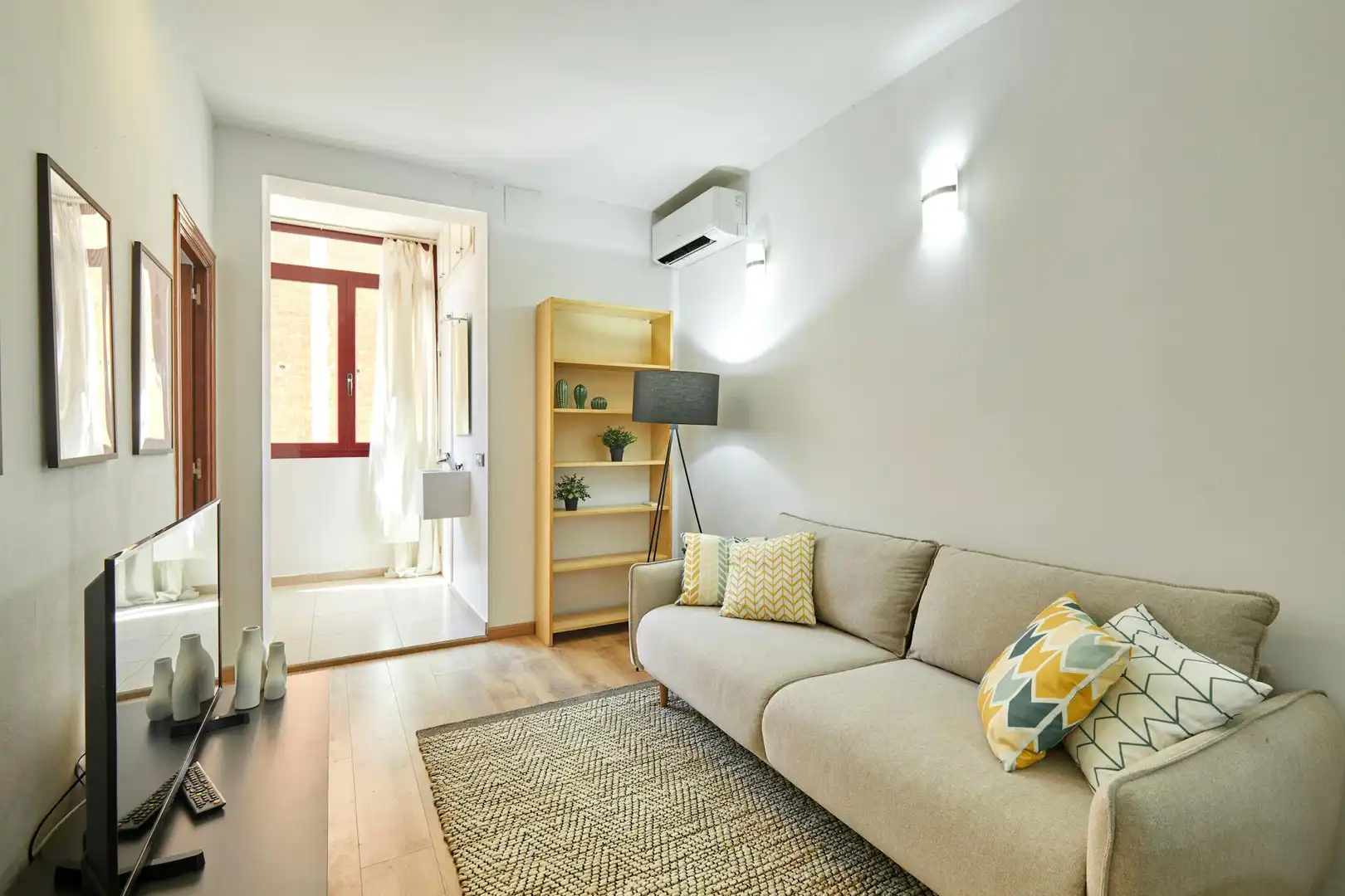 Living room of Flat for rent in Barcelona  with Air Conditioner, Heating and Furnished