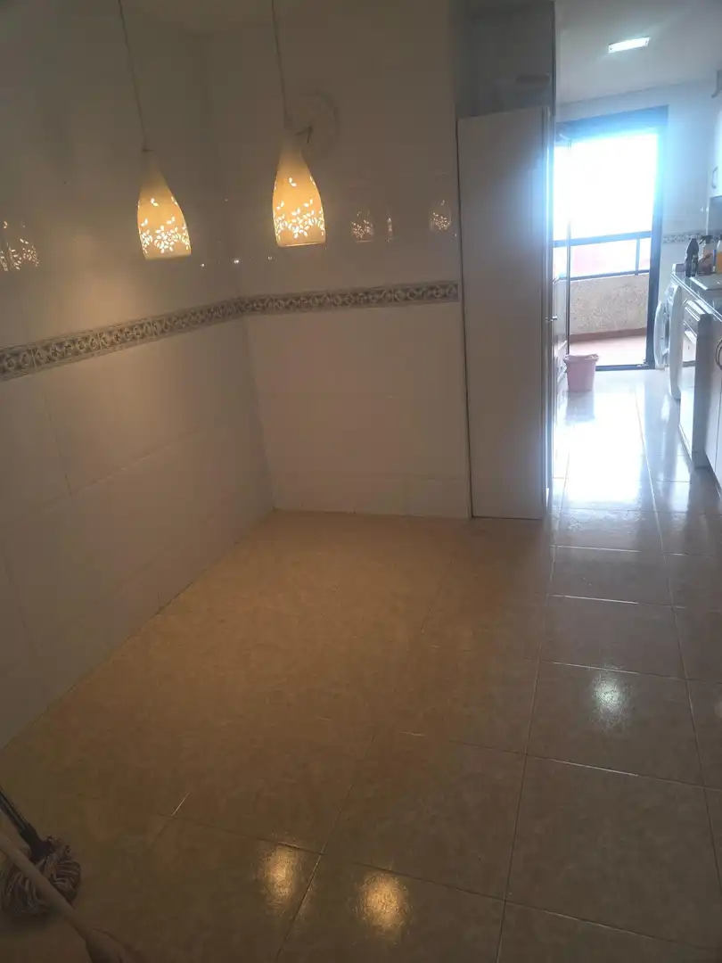 Bathroom of Flat for rent in Valencia  with Air Conditioner, Parquet flooring and Balcony