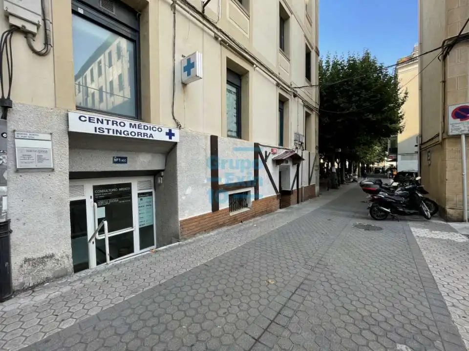 Vista exterior de Local de alquiler en Donostia - San Sebastián  con Aire acondicionado