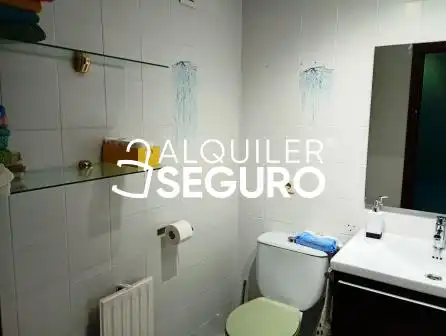 Bathroom of Flat for rent in Miranda de Ebro  with Heating and Furnished