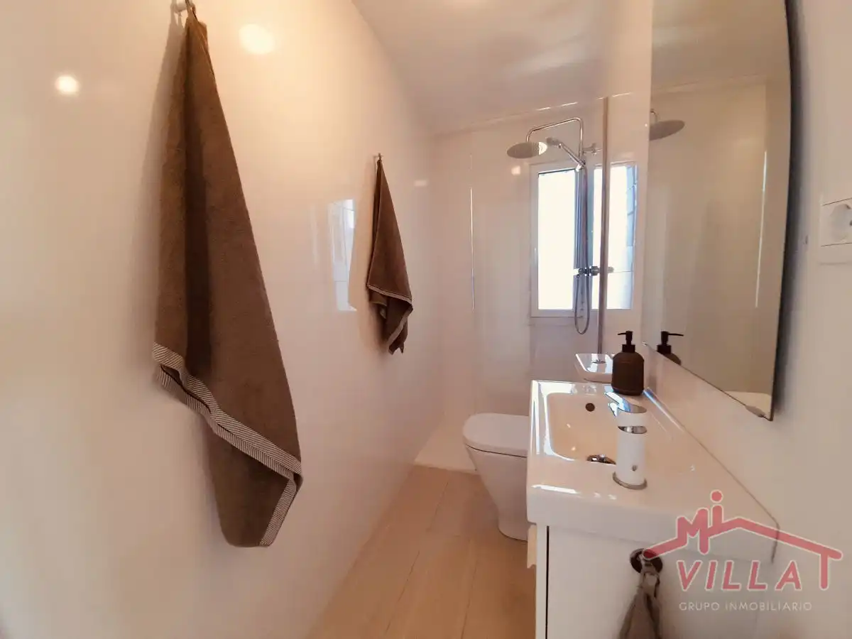 Badezimmer von Wohnung zur Miete in Laredo mit Heizung und Möbliert