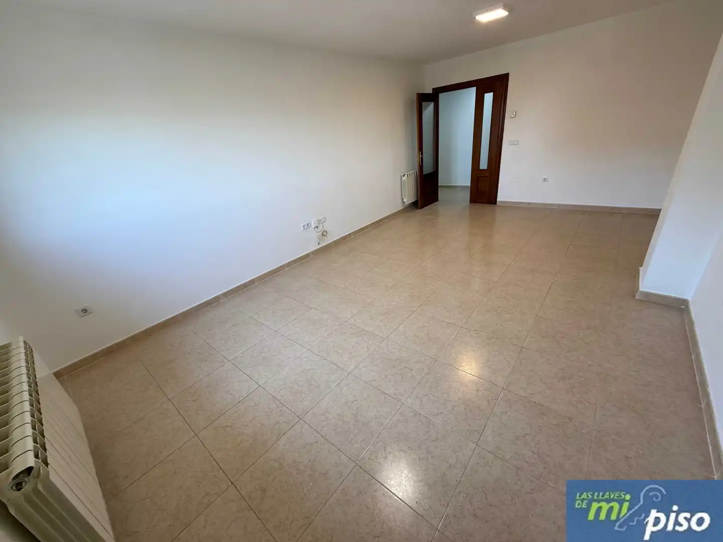 Sala d'estar de Pis en venda en Santovenia de Pisuerga amb Calefacció, Parquet i Terrassa