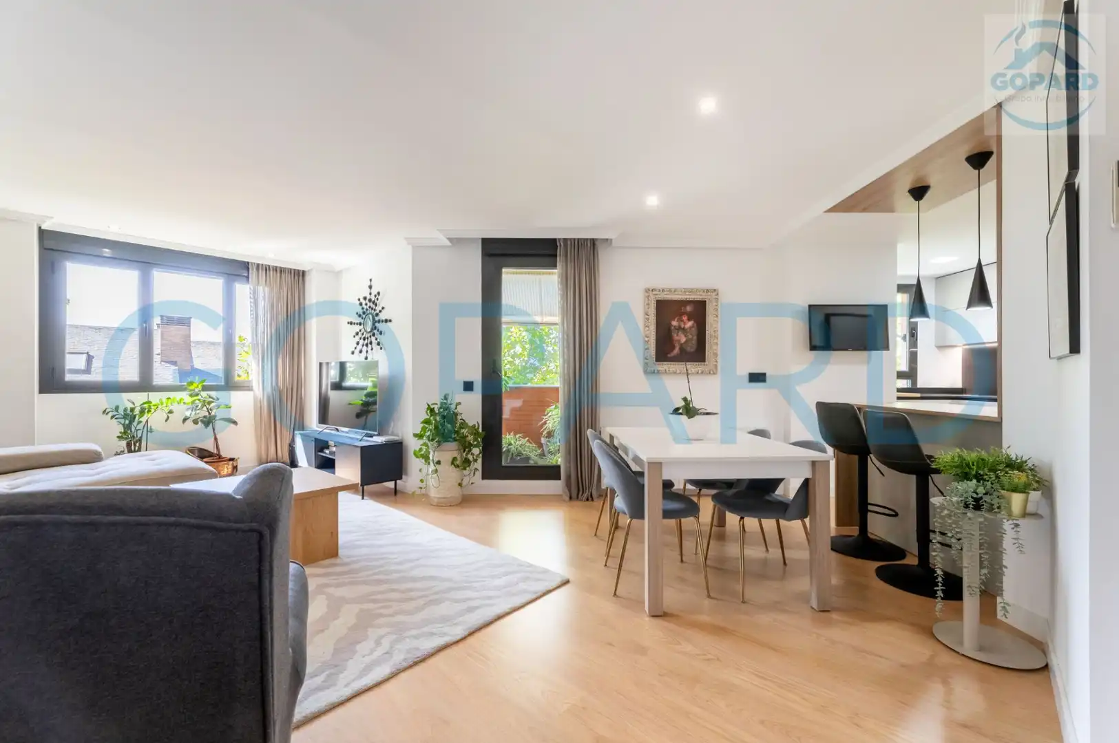 Sala de estar de Dúplex en venta en Villanueva del Pardillo con Aire acondicionado, Calefacción y Parquet