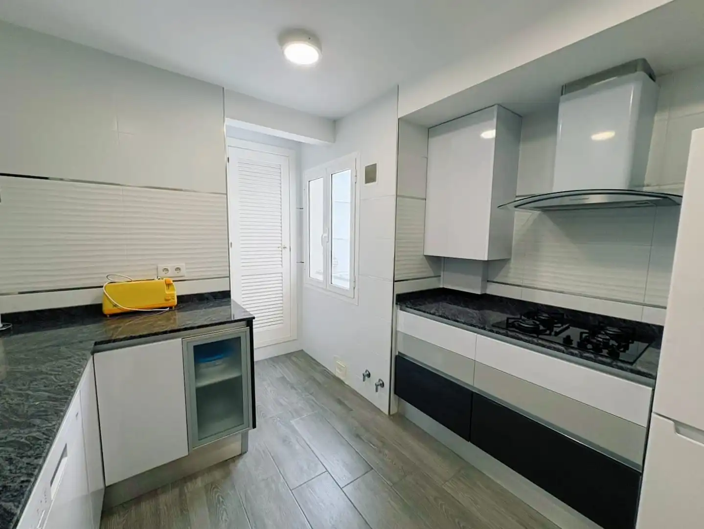 Cuina de Pis en venda en Cullera amb Terrassa i Moblat