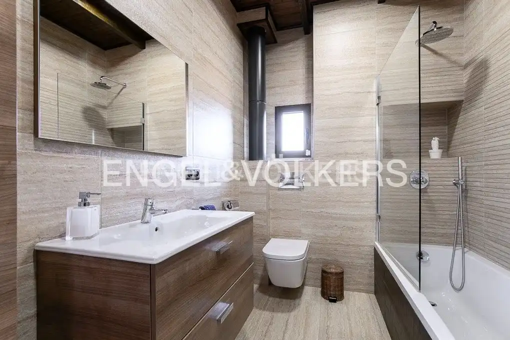 Baño de Casa o chalet en venta en Valencia con Aire acondicionado, Calefacción y Jardín privado