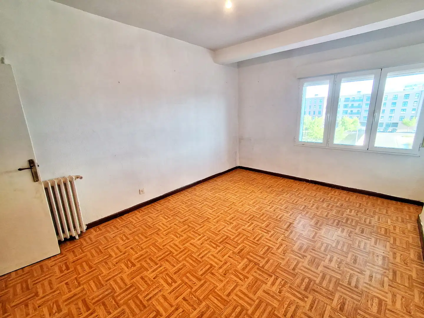 Habitación de Piso en venta en Aranda de Duero con Calefacción, Trastero y Horno