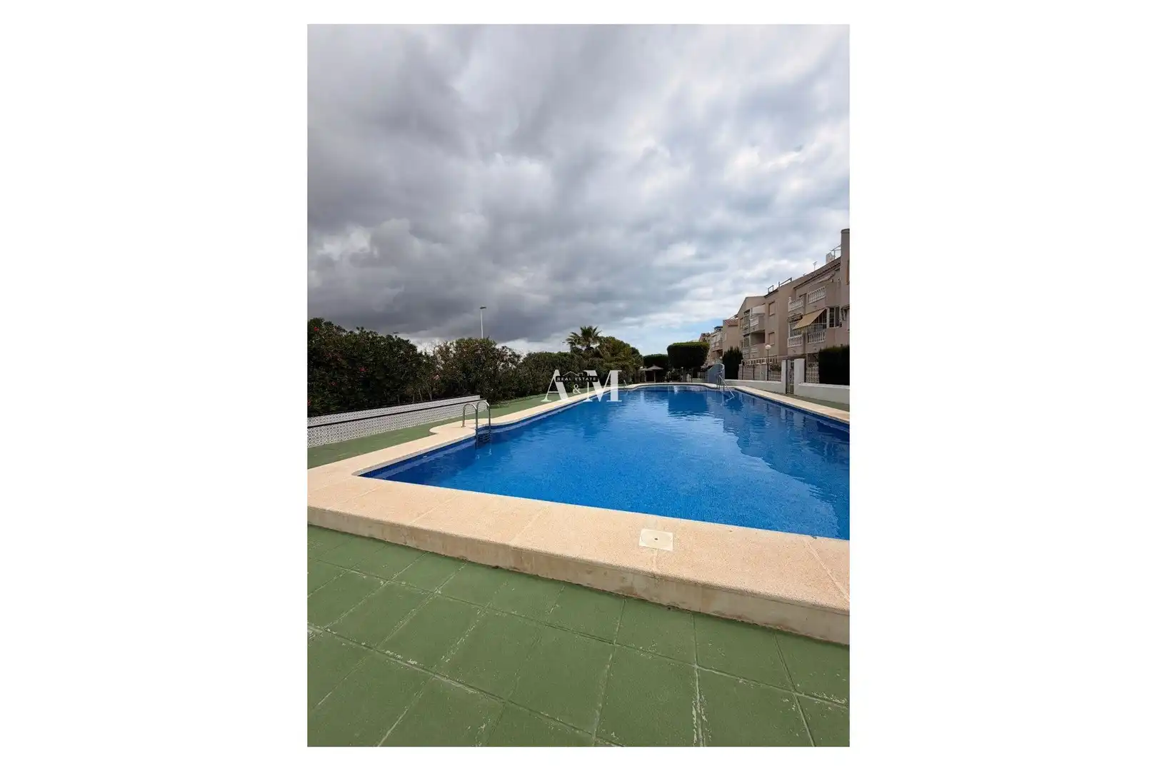 Piscina de Piso de alquiler en Torrevieja con Aire acondicionado, Calefacción y Terraza
