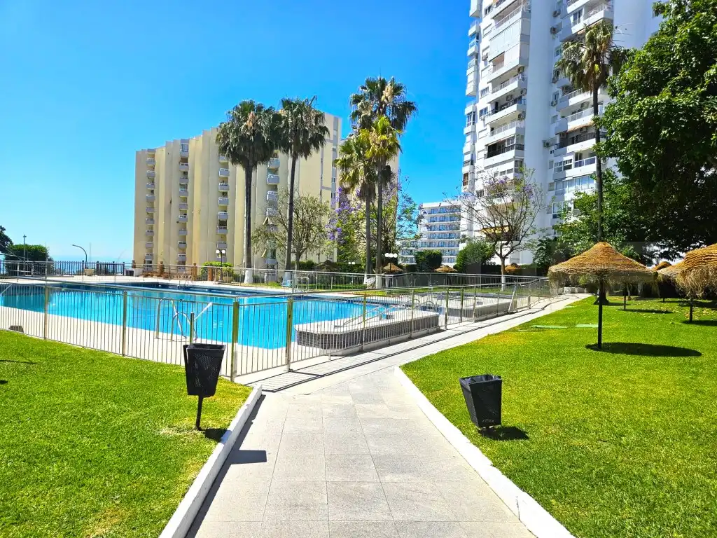 Swimming pool of Flat for sale in Benalmádena  with Air Conditioner, Private garden and Terrace