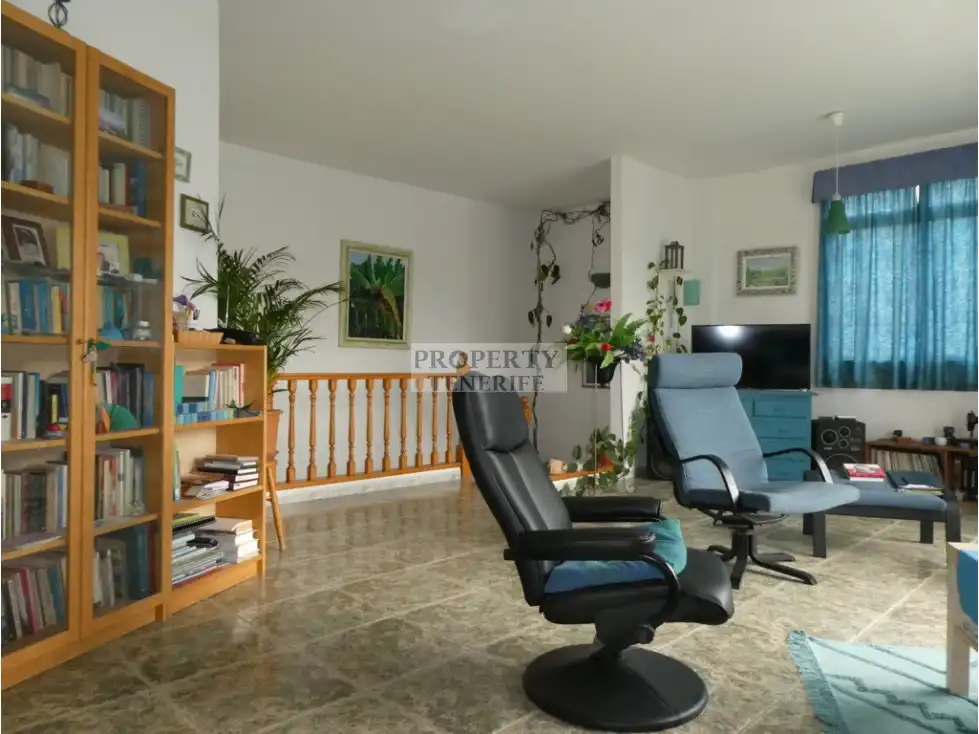 Sala d'estar de Edifici en venda en Arona