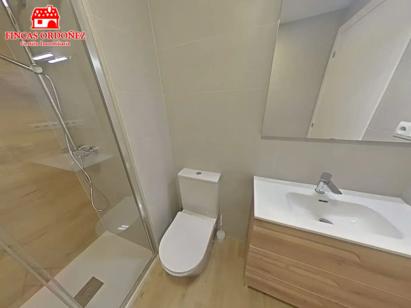Badezimmer von Wohnung zum Verkauf in Sant Andreu de la Barca mit Klimaanlage, Heizung und Balkon