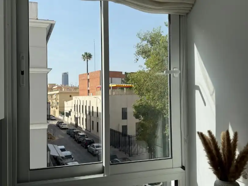 Terrasse von Wohnung zum Verkauf in  Sevilla Capital mit Klimaanlage und Balkon