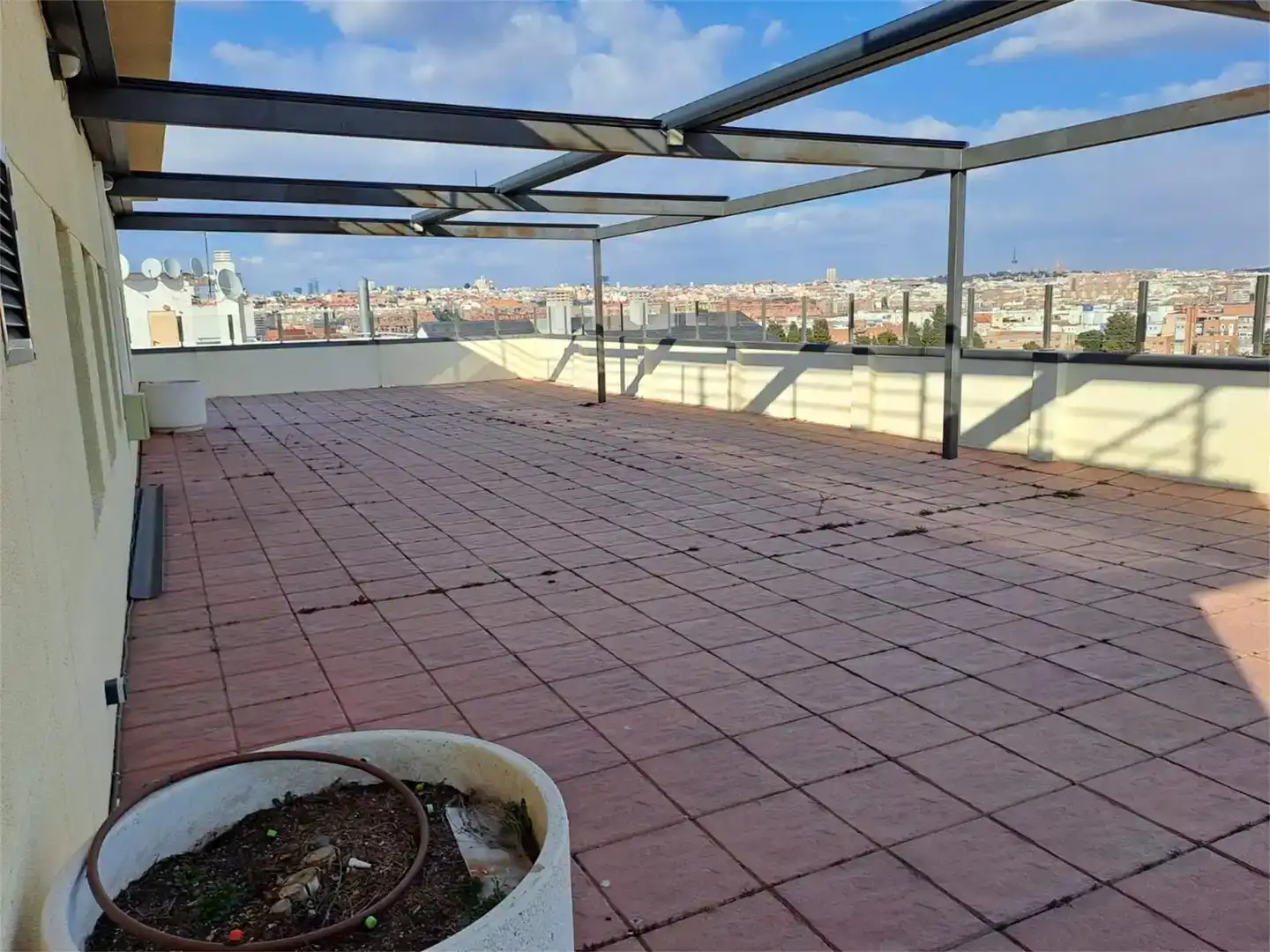 Terrace of Commercial properties for rent in Madrid