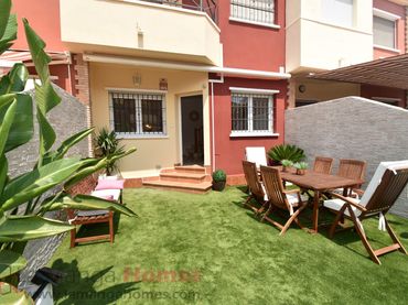 Adosado con balcón en venta en Avenida del Mare Nostrum 103