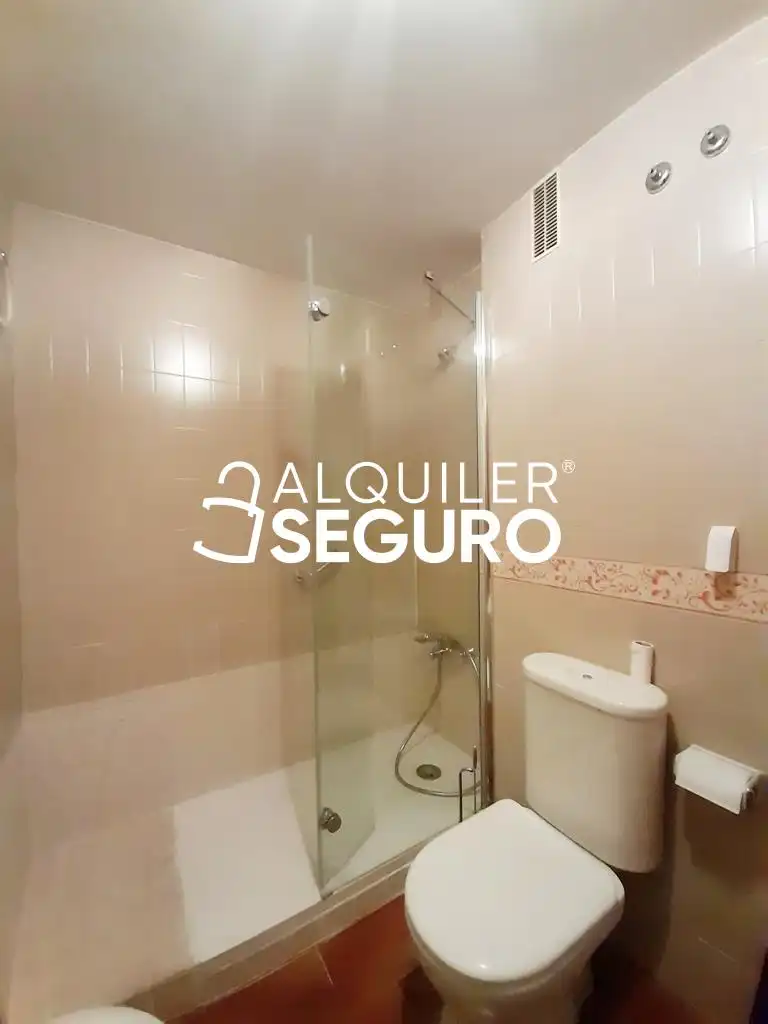 Baño de Piso de alquiler en Madrid con Calefacción