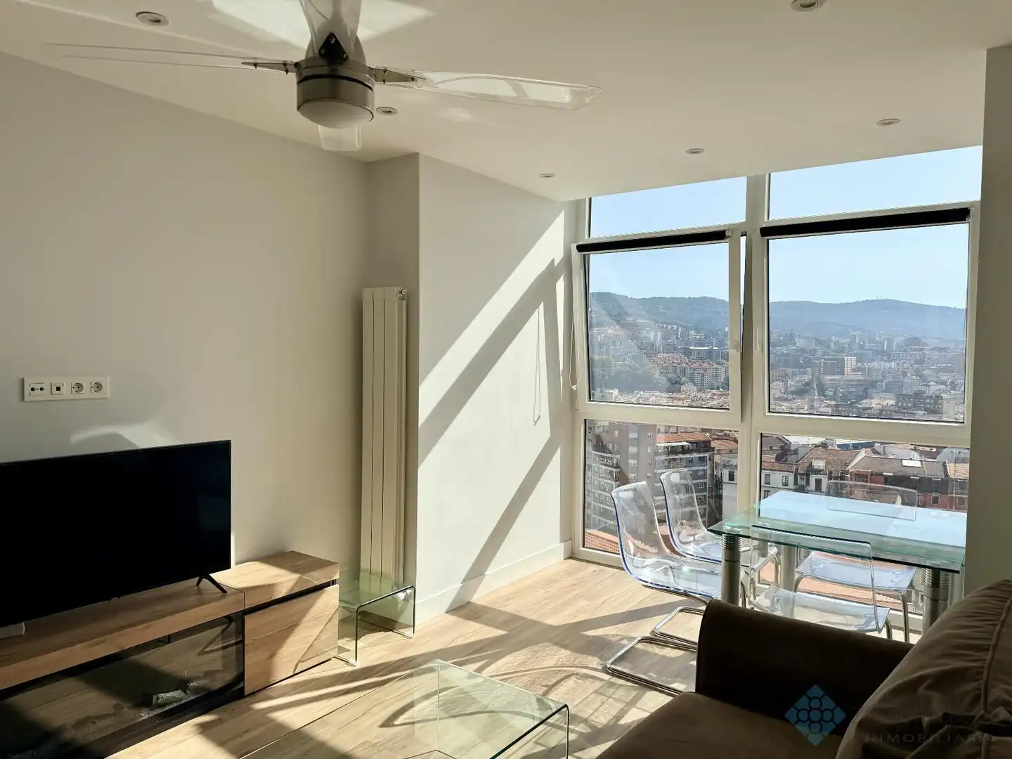 Living room of Flat for rent in Bilbao   with Heating and Furnished