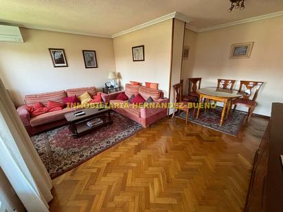 Living room of Flat for sale in Salamanca Capital  with Air Conditioner