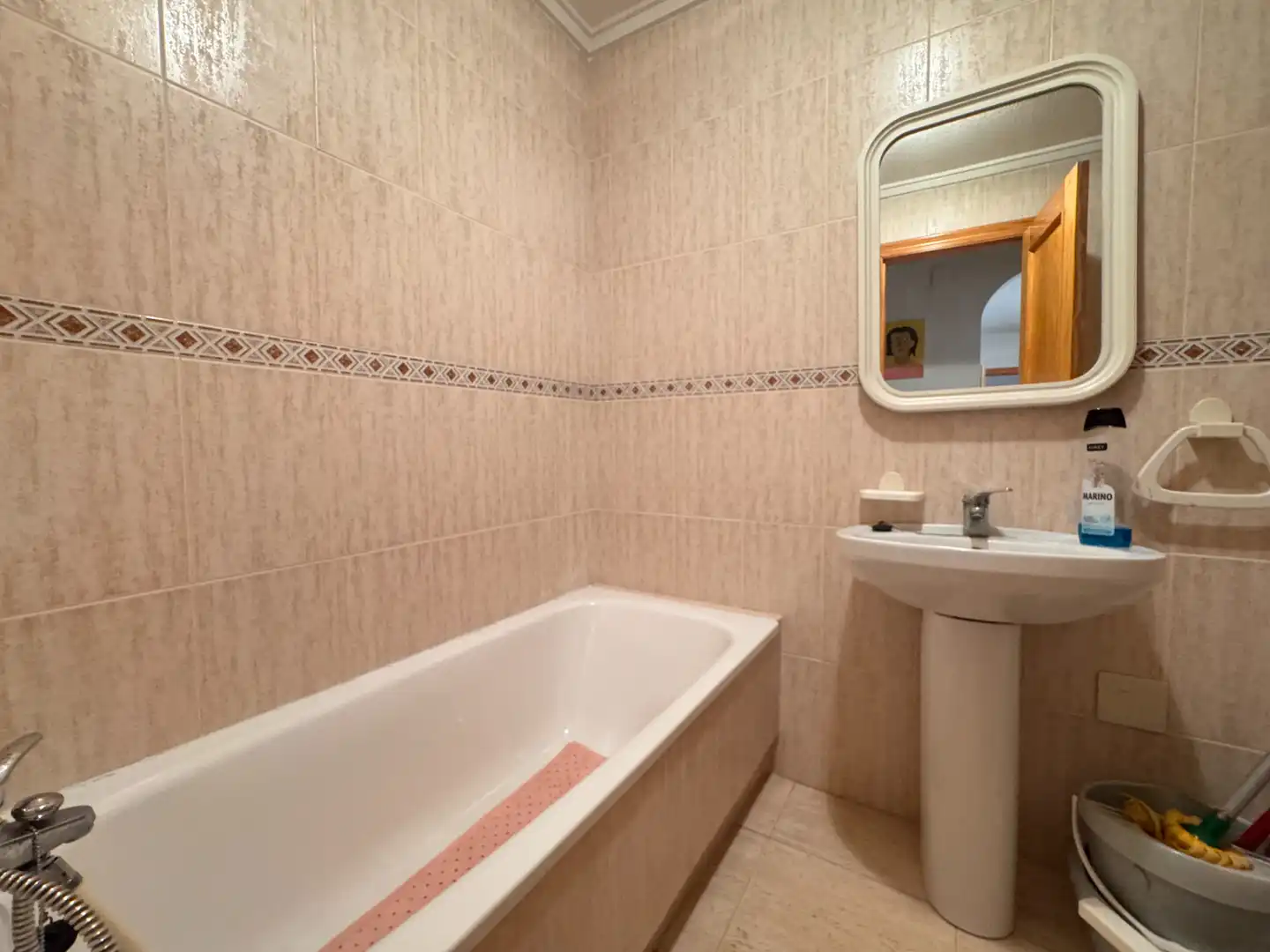 Bathroom of Flat for sale in Torrevieja  with Furnished