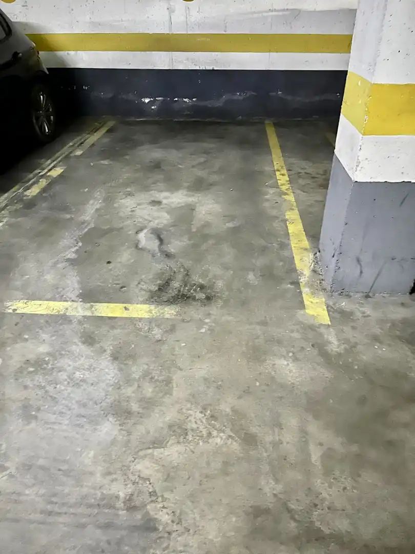 Parking of Flat for sale in Sevilla  with Air Conditioner, Parquet flooring and Balcony