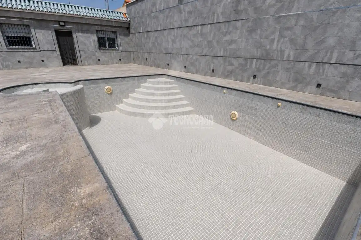 Piscina de Casa o chalet en venta en Almería