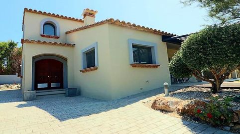 Villa totalmente renovada en la exclusiva zona de Peralada Golf