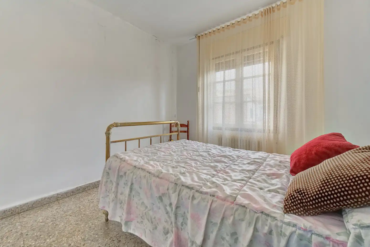 Habitación de Casa adosada en venta en Arguedas con Calefacción, Jardín privado y Terraza