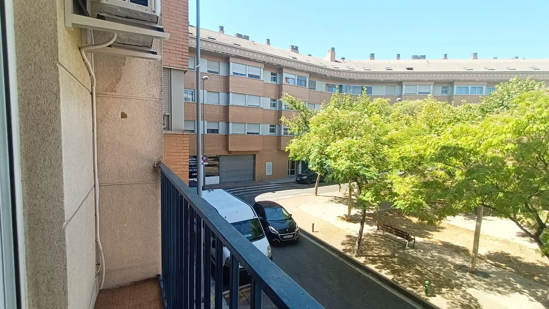 Außenansicht von Wohnung zur Miete in Utebo mit Heizung und Ofen