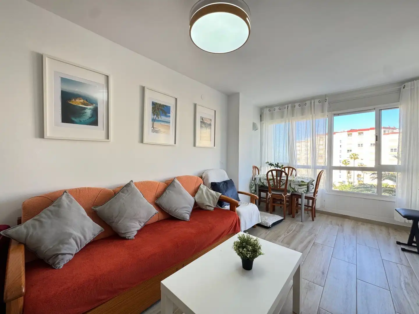 Wohnzimmer von Wohnung zum Verkauf in Torrox mit Klimaanlage, Terrasse und Möbliert
