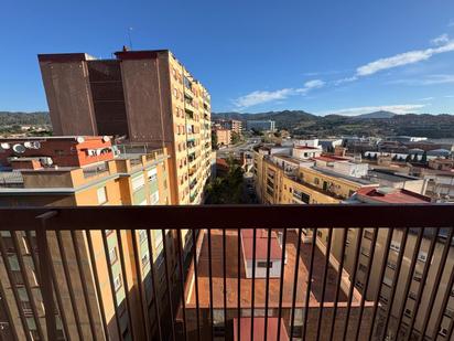 Vista exterior de Àtic en venda en Sant Feliu de Llobregat amb Calefacció, Terrassa i Balcó