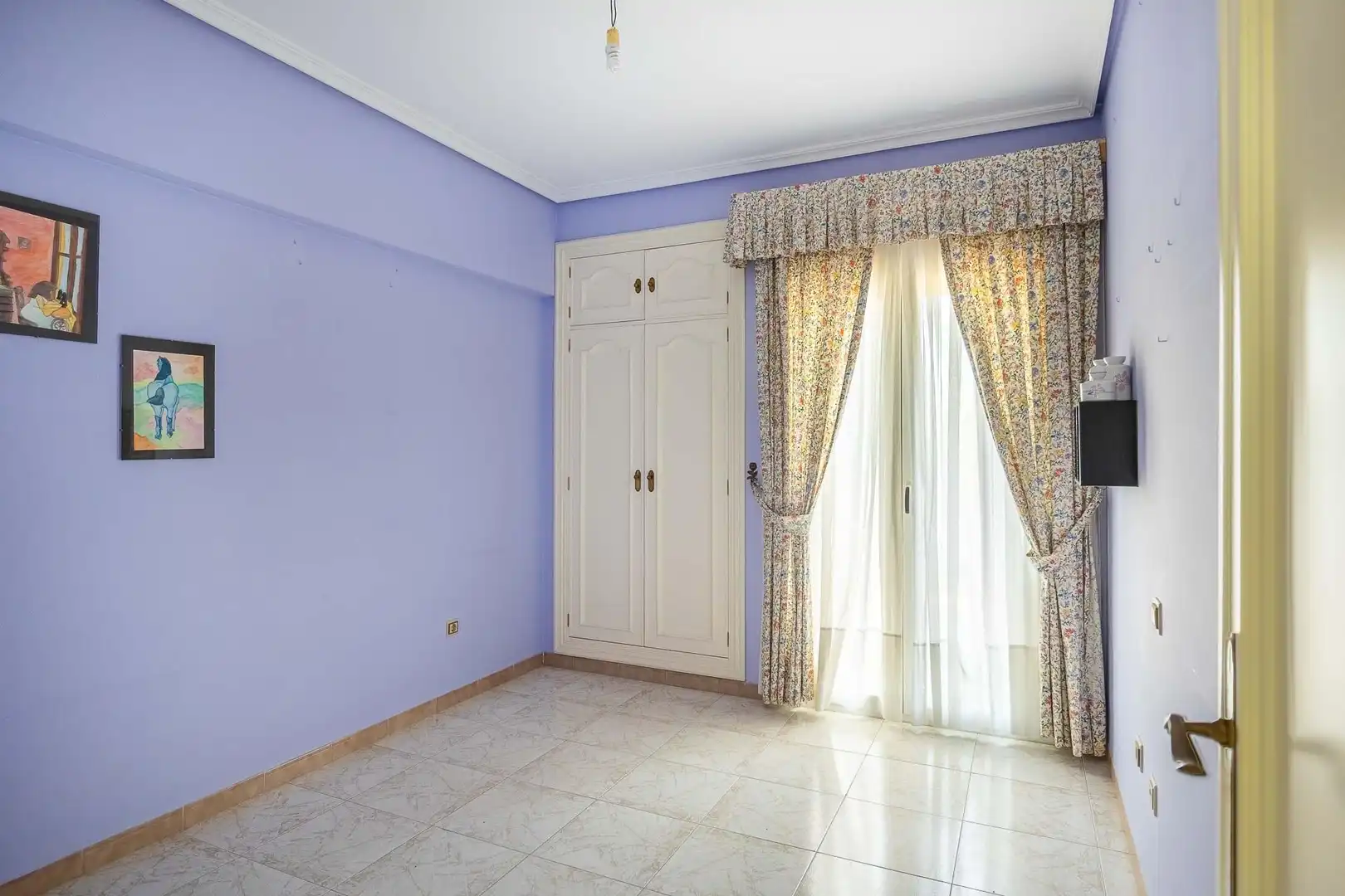 Habitación de Casa o chalet en venta en Gelves con Jardín privado y Piscina comunitaria