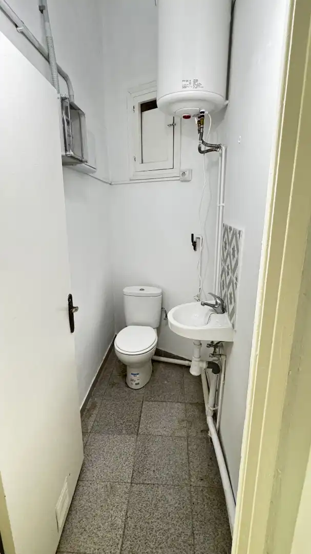 Bathroom of Commercial properties for rent in Barcelona