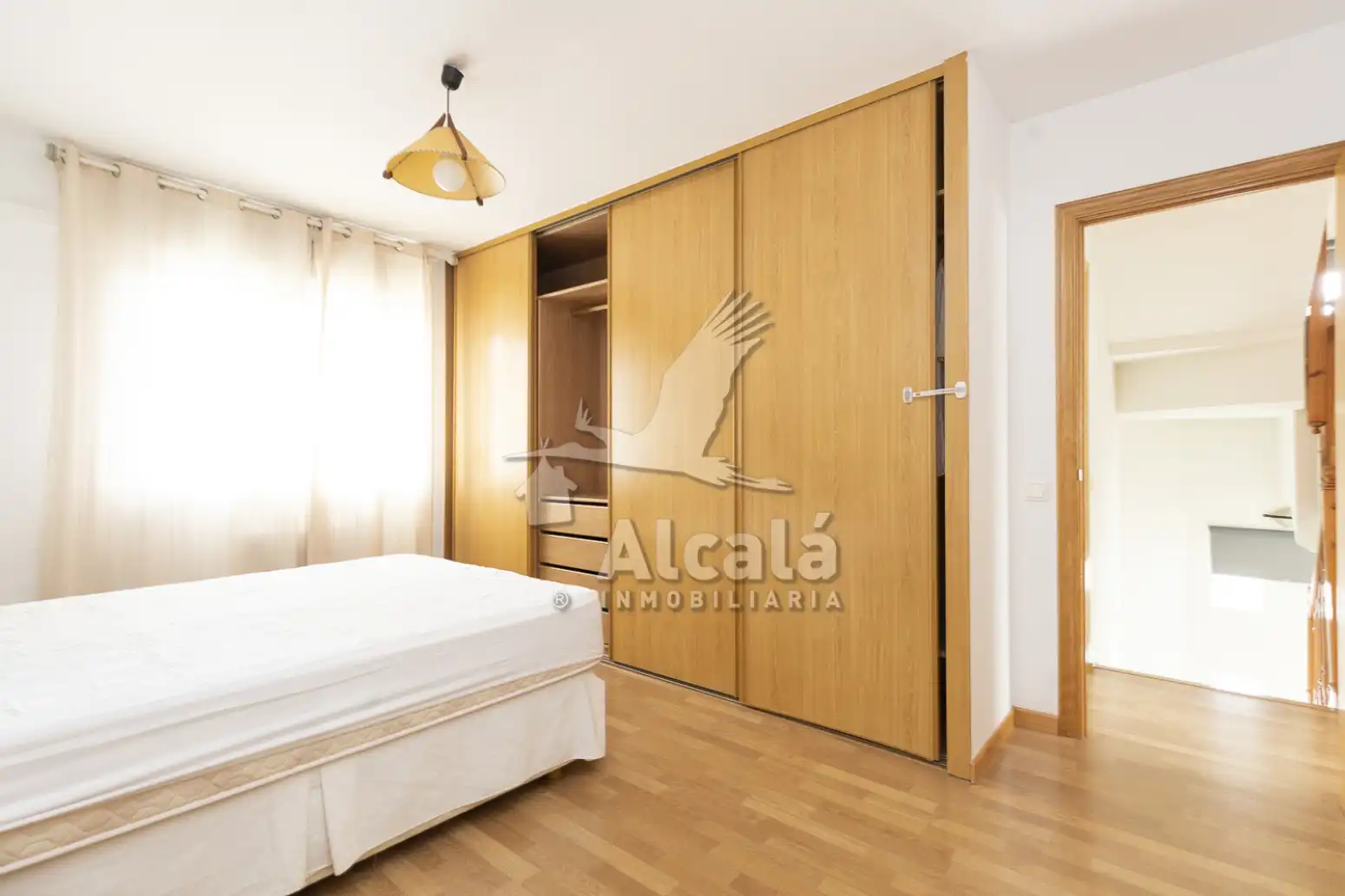 Schlafzimmer von Einfamilien-Reihenhaus zum Verkauf in Alcalá de Henares mit Heizung und Terrasse