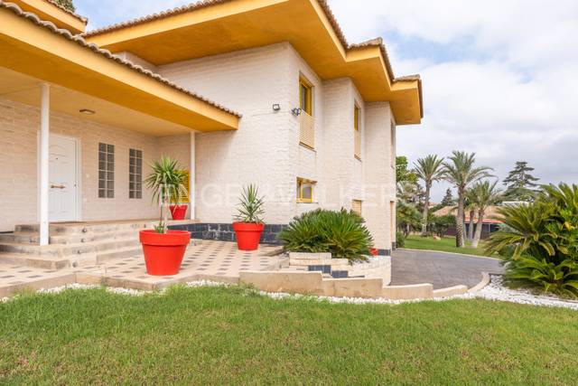 Casa-chalet en Venta en Cumbres de Calicanto
