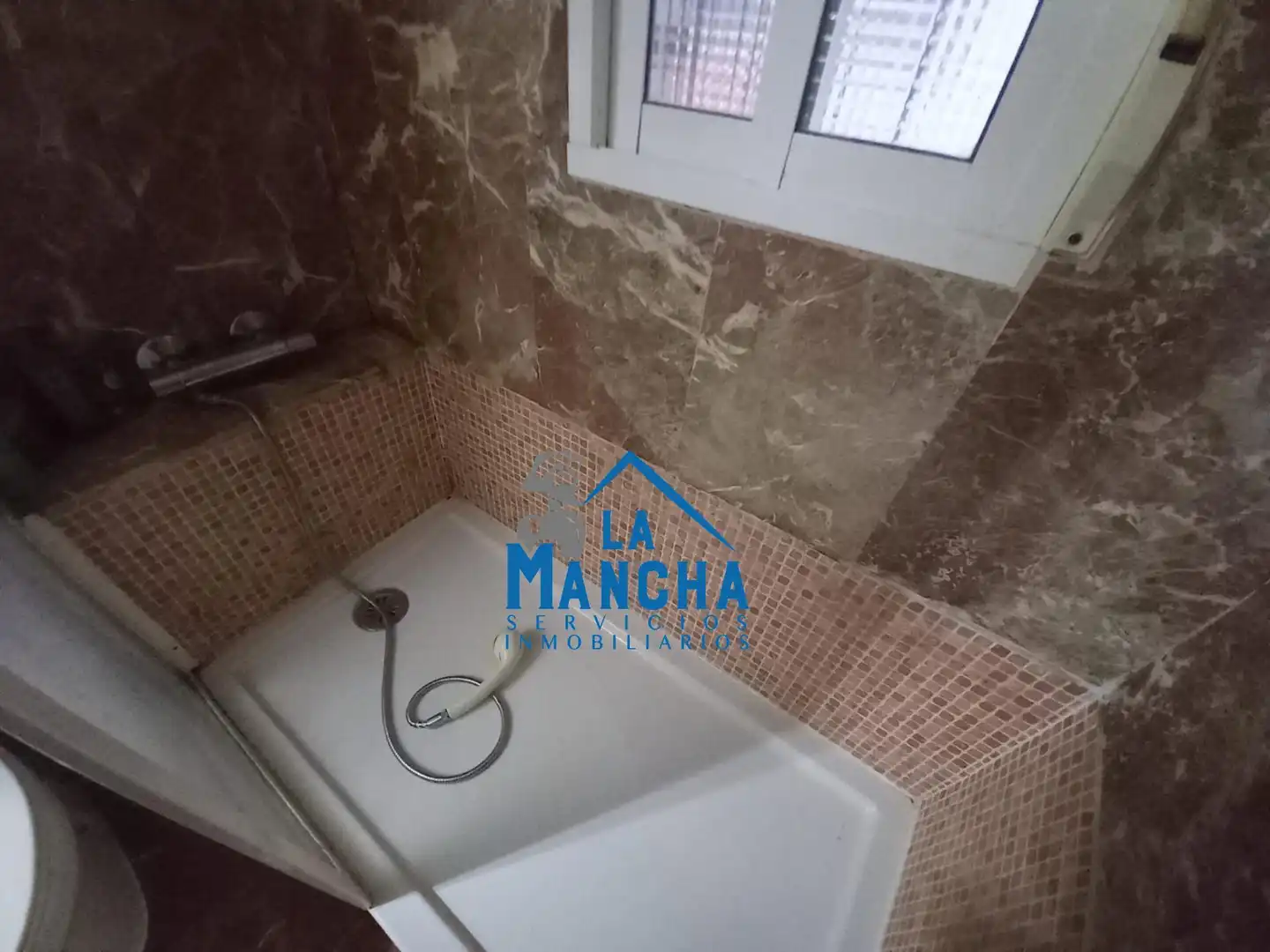 Baño de Piso en venta en Albacete con Balcón