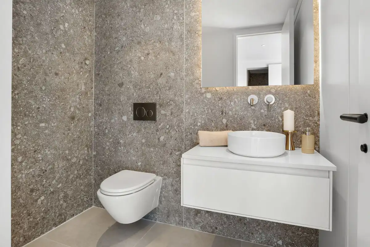 Bathroom of Houses for sale in Nueva Andalucía