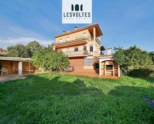 Vista exterior de Casa o xalet en venda en La Bisbal d'Empordà amb Aire condicionat, Calefacció i Jardí privat