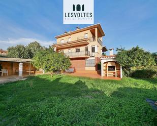 Vista exterior de Casa o xalet en venda en La Bisbal d'Empordà amb Aire condicionat, Terrassa i Piscina