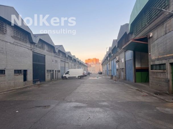 Vista exterior de Nau industrial en venda en Sant Feliu de Llobregat