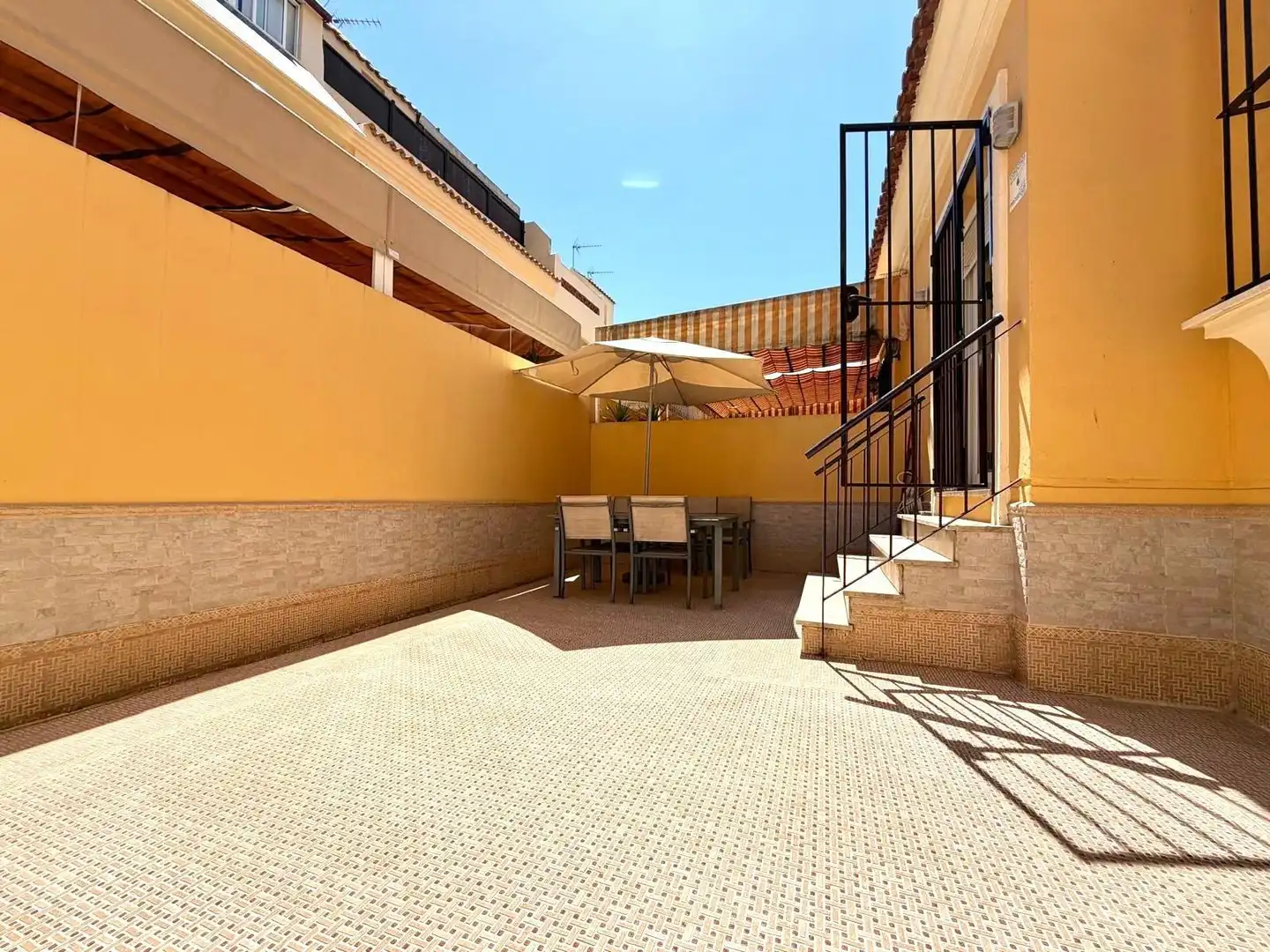 Terrassa de Casa adosada en venda en Jerez de la Frontera amb Aire condicionat, Calefacció i Terrassa