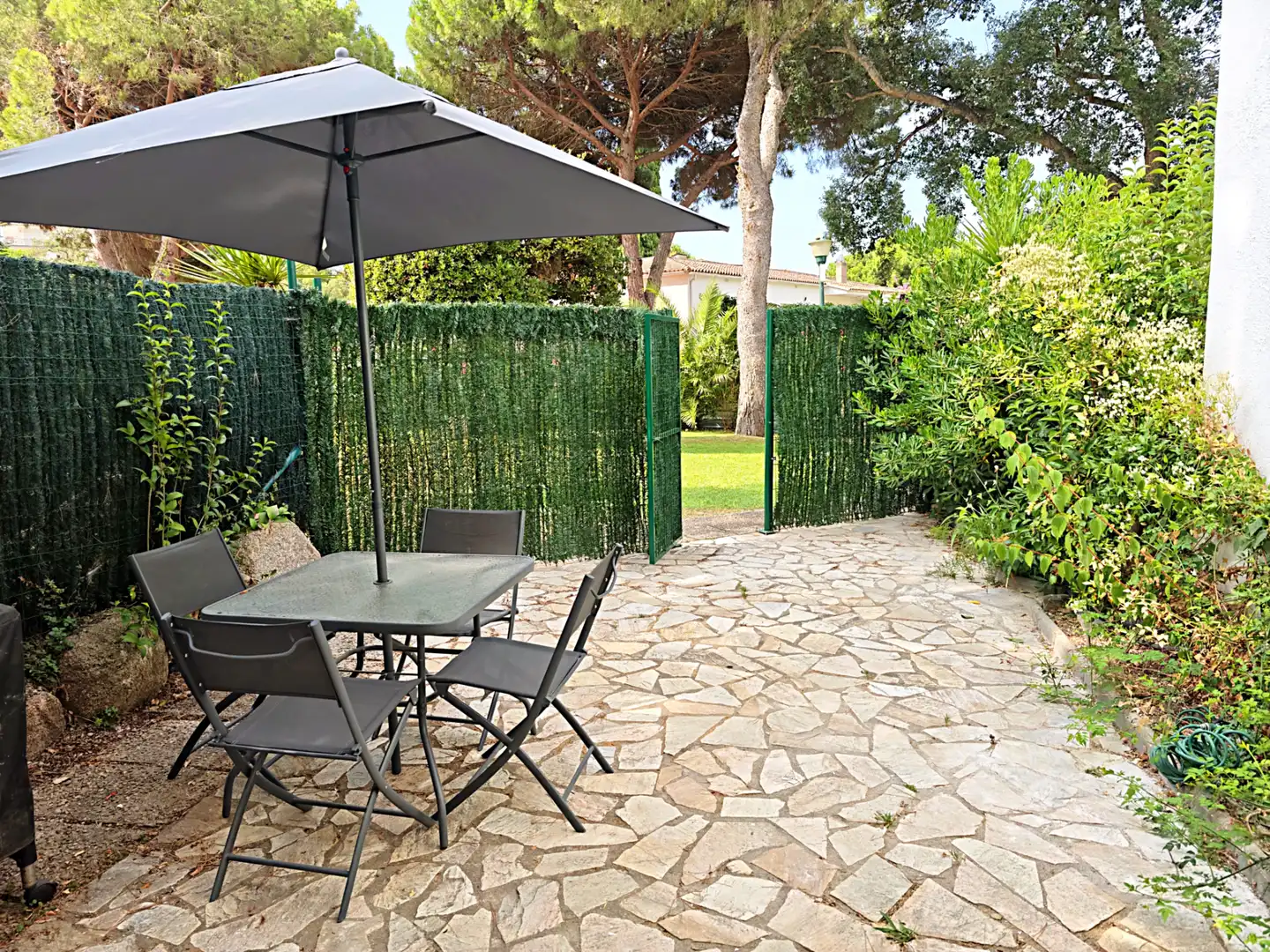 Jardí de Apartament en venda en Castell d'Aro, Platja d'Aro i s'Agaró amb Jardí privat, Terrassa i Moblat
