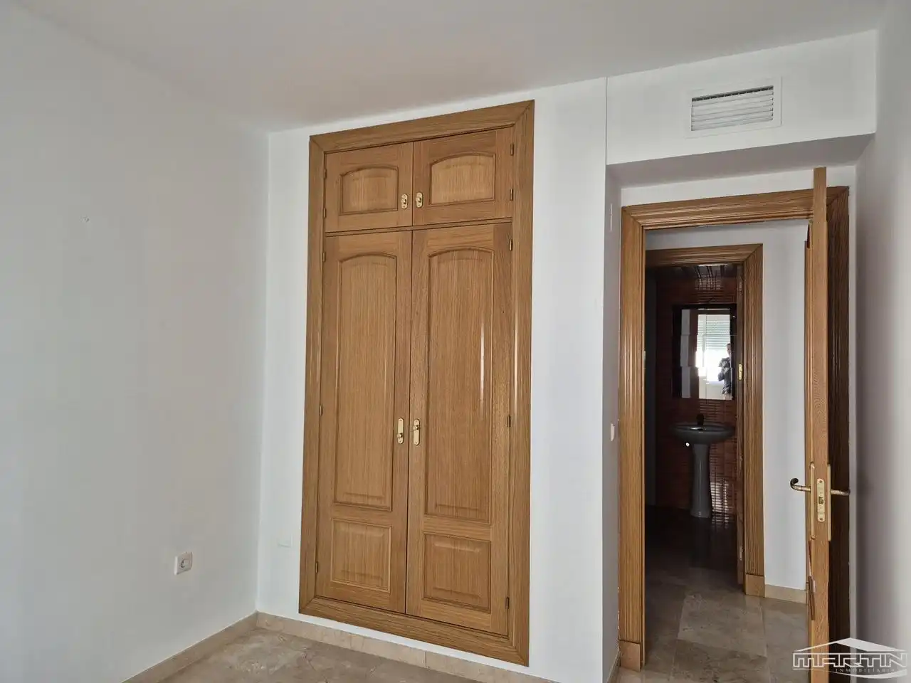 Piso de alquiler en Lucena con Aire acondicionado, Terraza y Piscina comunitaria