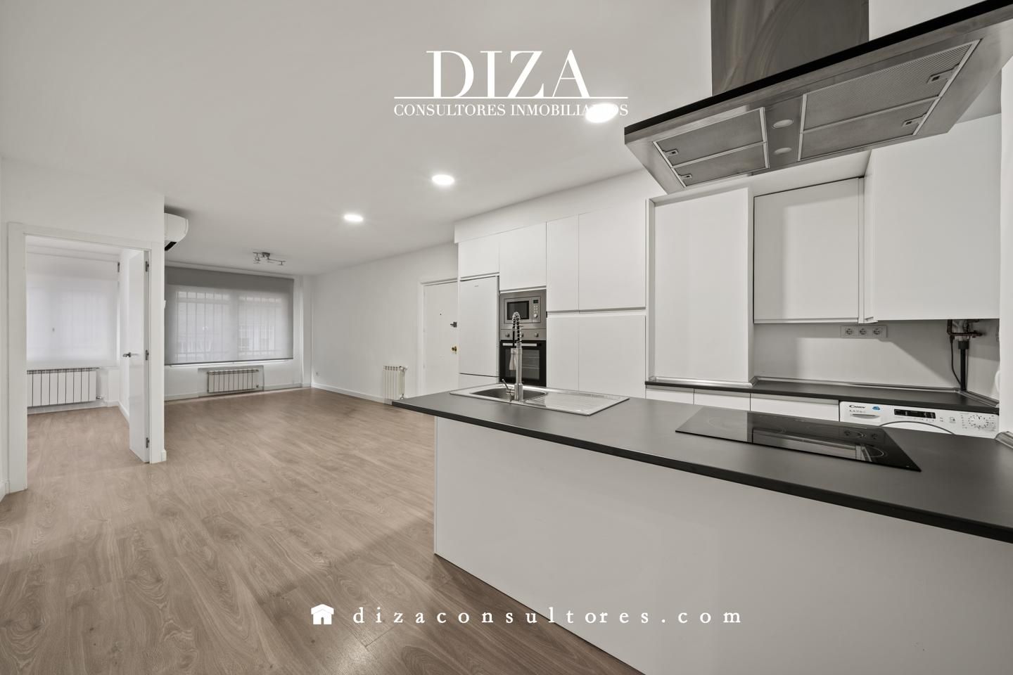 Kitchen of Flat to rent in  Madrid Capital  with Air Conditioner, Heating and Storage room